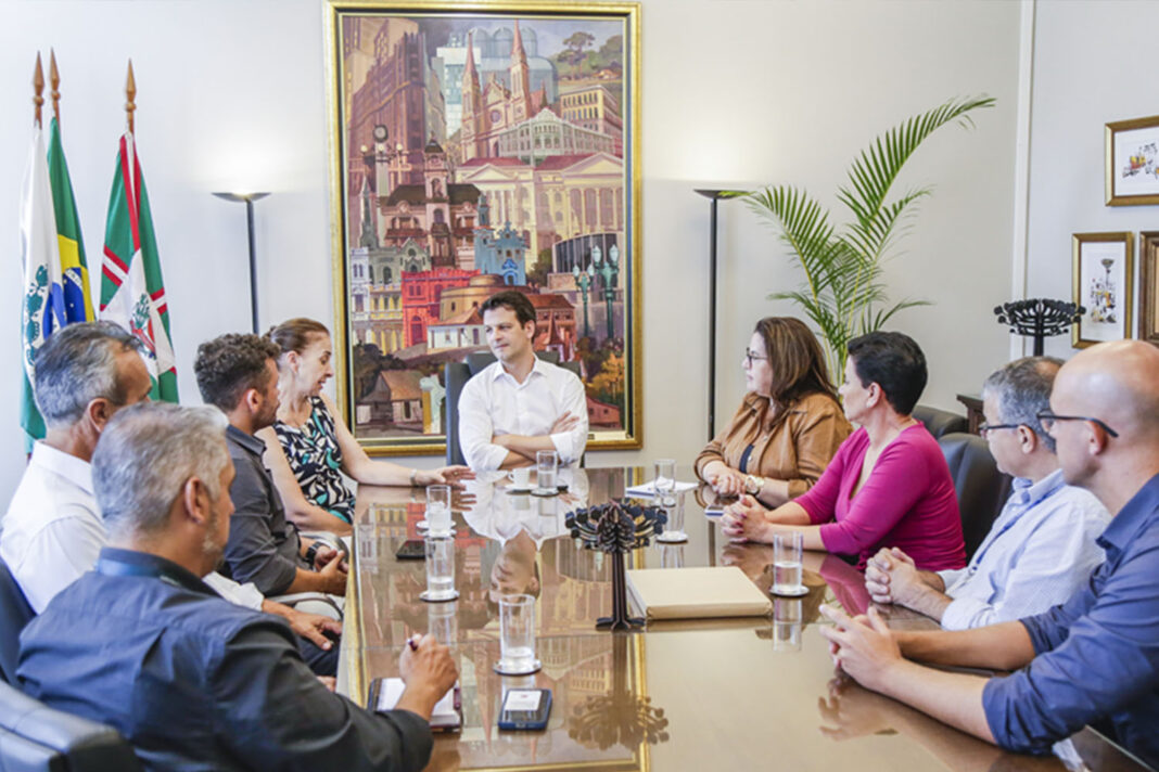 curitiba prefeito reuniao